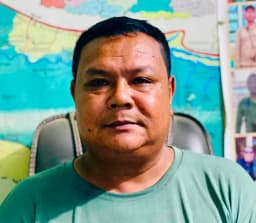 Man Kumal, jungle guide in Sauraha, Chitwan